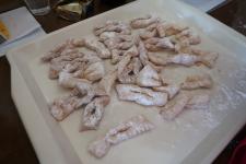 Tłusty czwartek- pieczemy faworki (chrusty)