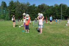 Sportowe dopołudnie z piłkarzami